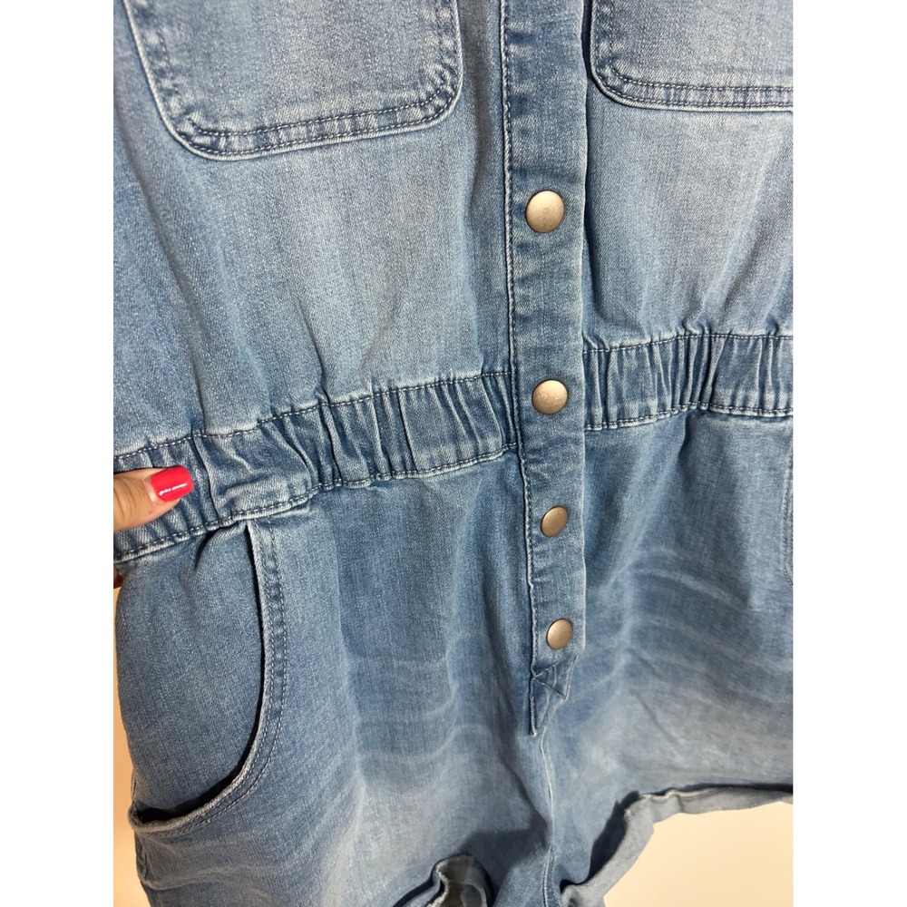 CELEBRITY PINK Denim Chambray Short Romper Utility Style Blue L G - Picture 3 of 6